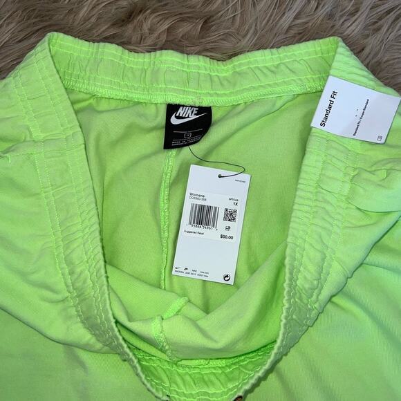 New Nike Women's Plus Wash HR Shorts Ghost Green/Black size 1X - Picture 3 of 8